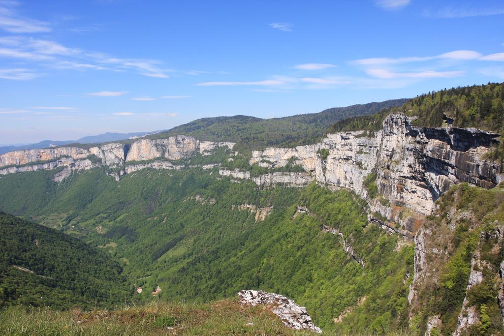 Roulottes Au Pied Du Vercors Saint-Jean-en-Royans Exteriér fotografie